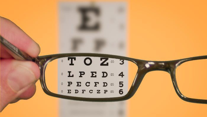 como se ve un ojo con miopia y astigmatismo